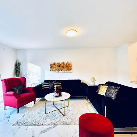 Elegant 5br & 1lr , Private With Prime Location Villa