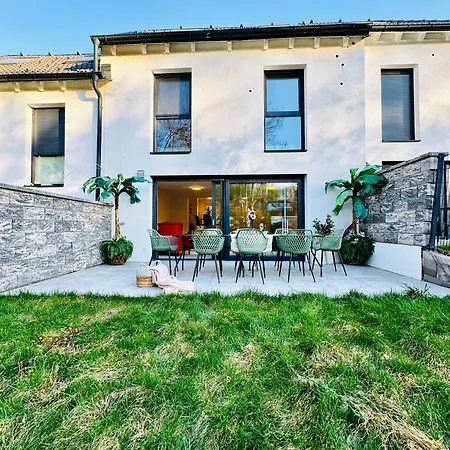Villa Elegant 5br & 1lr , Private With Prime Location