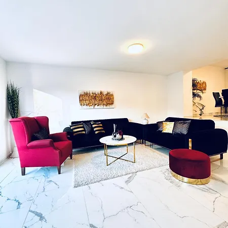 Elegant 5br & 1lr , Private With Prime Location Villa