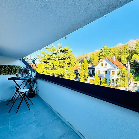 Elegant 5br & 1lr , Private With Prime Location