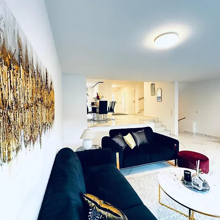 Elegant 5br & 1lr , Private With Prime Location *