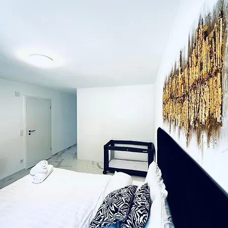 Villa Elegant 5br & 1lr , Private With Prime Location