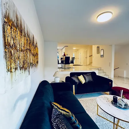 Elegant 5br & 1lr , Private With Prime Location