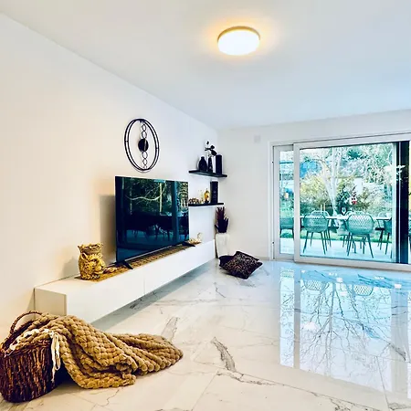 Villa Elegant 5br & 1lr , Private With Prime Location