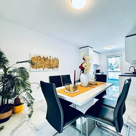 Elegant 5br & 1lr , Private With Prime Location Modling