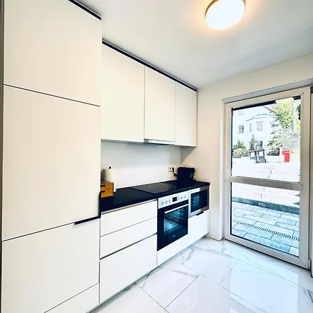 Elegant 5br & 1lr , Private With Prime Location *